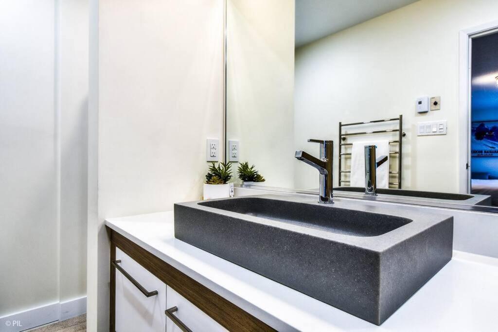 Chic Mt-Tremblant Condo With View On The Lake By Denstays Mont-Tremblant Eksteriør bilde