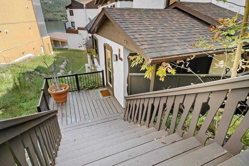 Chic Mt-Tremblant Condo With View On The Lake By Denstays Mont-Tremblant Eksteriør bilde