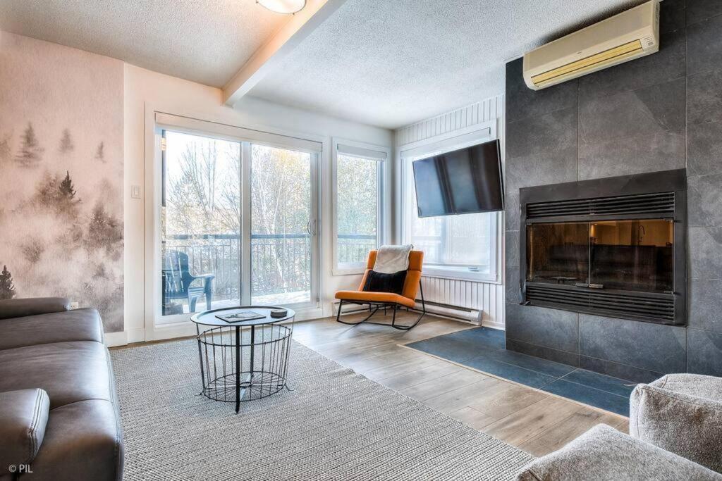 Chic Mt-Tremblant Condo With View On The Lake By Denstays Mont-Tremblant Eksteriør bilde