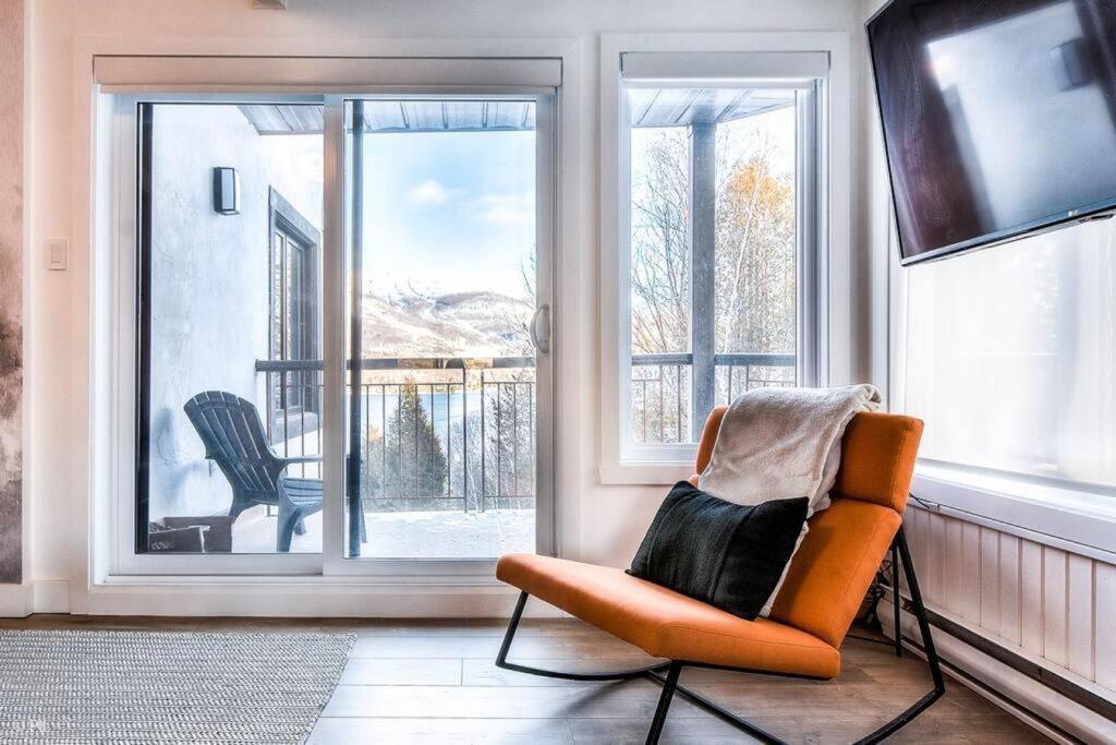 Chic Mt-Tremblant Condo With View On The Lake By Denstays Mont-Tremblant Eksteriør bilde