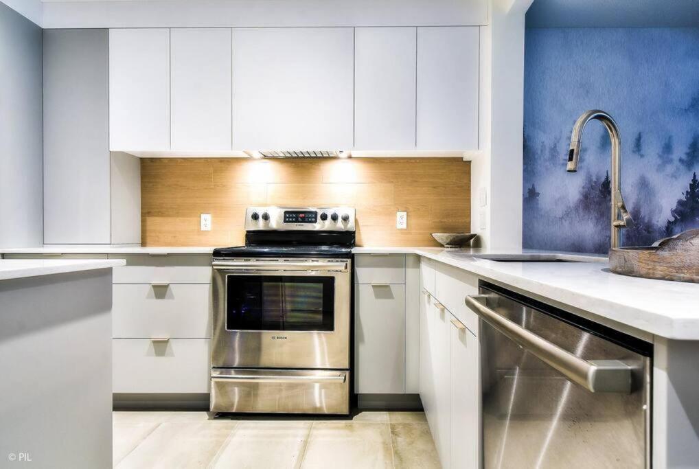 Chic Mt-Tremblant Condo With View On The Lake By Denstays Mont-Tremblant Eksteriør bilde